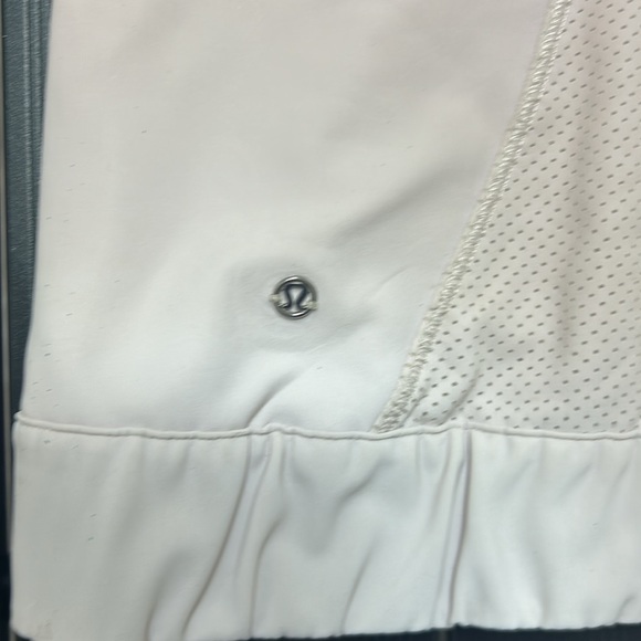 Lululemon reflective running vest in EUC - Picture 3 of 5